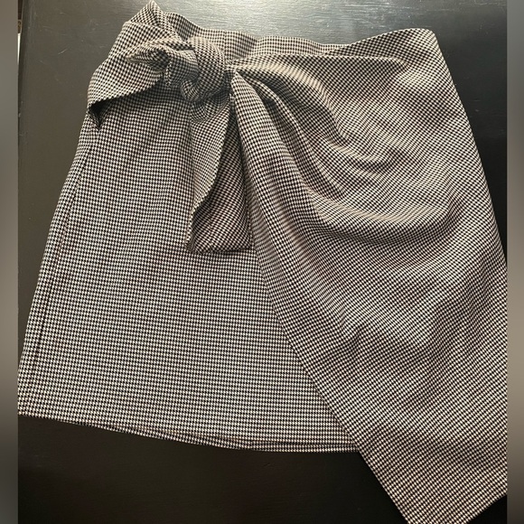 Zara Dresses & Skirts - Zara asymmetrical bow  wrap skirt